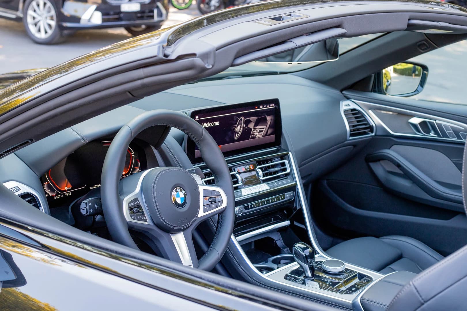 Image of a BMW 840i